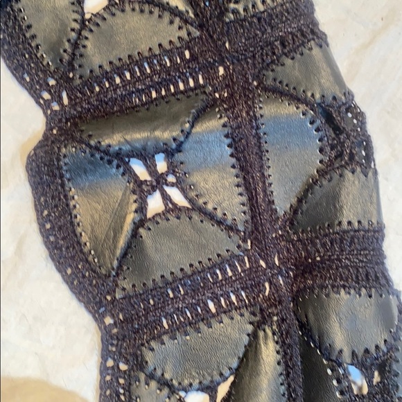 Lovely Crocheted Leather Scarf - Picture 3 of 6